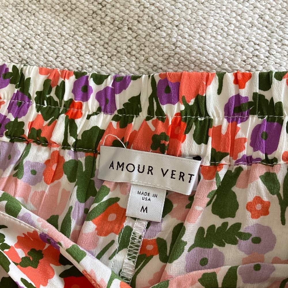 Amour Vert 100% silk, Floral Skirt. SZ medium - Picture 3 of 5